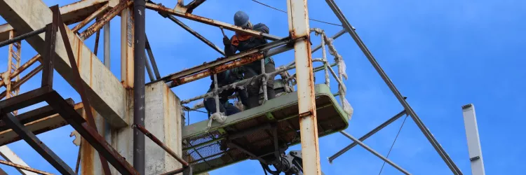 Reforma da Arena de Esportes da Bahia avança com substituição de estruturas oxidadas e intervenções na área da piscina
