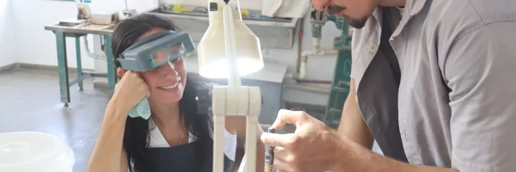 Com a formação de lapidários, o Centro Gemológico da Bahia fortalece cadeia produtiva de gemas e joias no estado