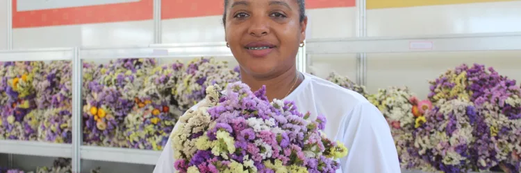 Tendas das Flores e do Artesanato são destaques da 16ª Feira Baiana da Agricultura Familiar e Economia Solidária