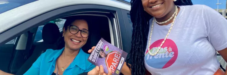SPM e Detran fazem blitz educativa em dia de mobilização nacional por respeito às mulheres nos transportes públicos