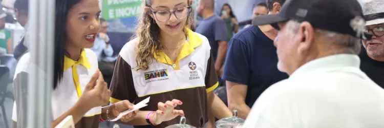 Escolas-fábricas estaduais mostram força na abertura da Fenagro