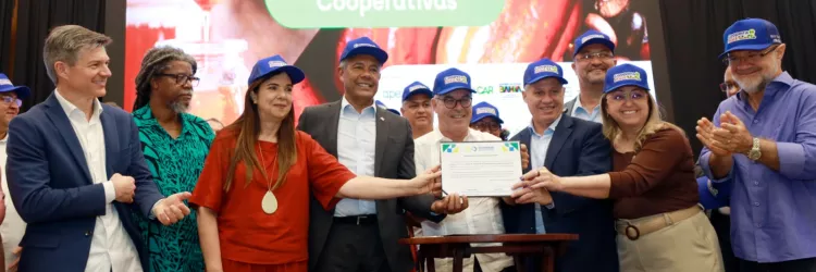 Estado lança cinco editais de apoio aos pequenos produtores da Bahia durante Encontro Nacional de Cooperativas da Agricultura Familiar