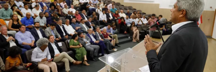 Estado firma convênios e autoriza licitação para obras de infraestrutura em 14 municípios baianos