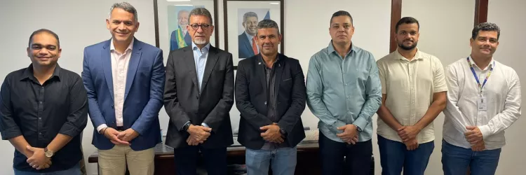 Governo discute instalação de empresa de processamento de citrus em Rio Real