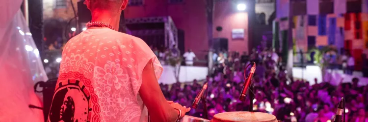 Nas ruas e nos palcos: segunda (5) no Pelô abriu a semana com diversidade sonora para todos os públicos