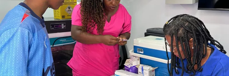 Estado reforça assistência à saúde e leva vacinação para a Micareta de Lauro de Freitas