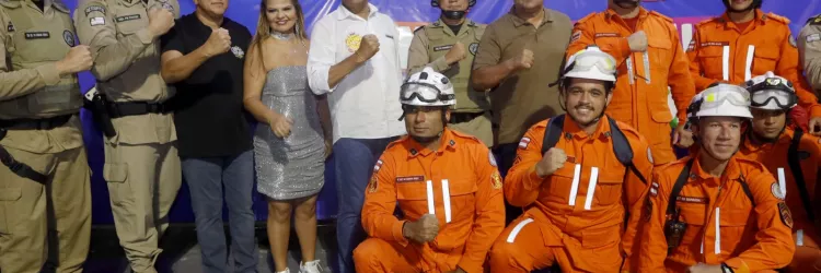 Governador prestigia abertura do Carnaval antecipado de Itabuna