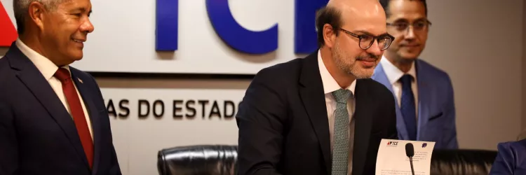 TCE-BA empossa nova Mesa Diretora para o biênio 2026/2027