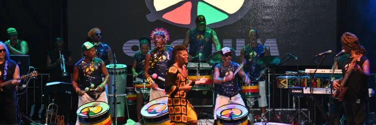 Praça das Artes Mestre Neguinho do Samba abre temporada de verão com ensaio do Cortejo Afro