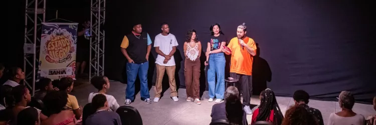 Projeto Comédia Baiana em Movimento mobiliza a Cidade Baixa com apresentações no Centro Cultural Alagados