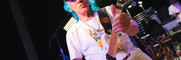 Banda Armandinho, Dodô e Osmar celebra 75 anos do trio elétrico com desfile sustentável no Circuito Barra-Ondina