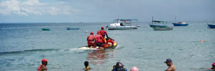 Carnaval: Batalhão Marítimo dos Bombeiros alerta para riscos da combinação bebida e mar