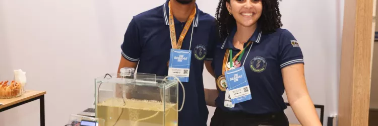 Educação apresenta serviços e orientações durante encontro de prefeitos, em Salvador