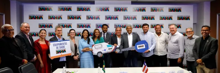 Novos equipamentos e ambulância entregues pelo Estado ampliam atendimento de saúde para moradores de Cabaceiras do Paraguaçu