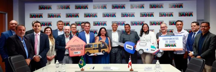 Governador autoriza obras na BA-420 e entrega equipamentos para Maragogipe