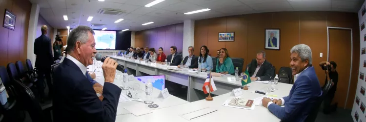 Reunião na Governadoria garante ambulâncias e mais de R$ 36 milhões em investimentos para Valente