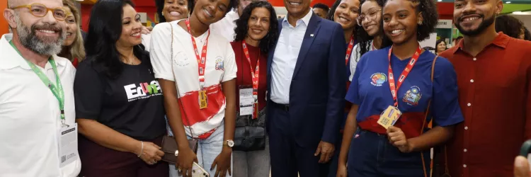 Bienal do Livro Bahia 2026 tem início e fortalece políticas de incentivo à leitura