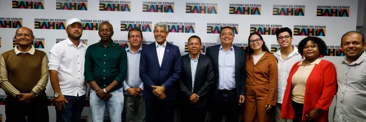 Governo entrega veículos e fortalece setores estratégicos em Itaguaçu
