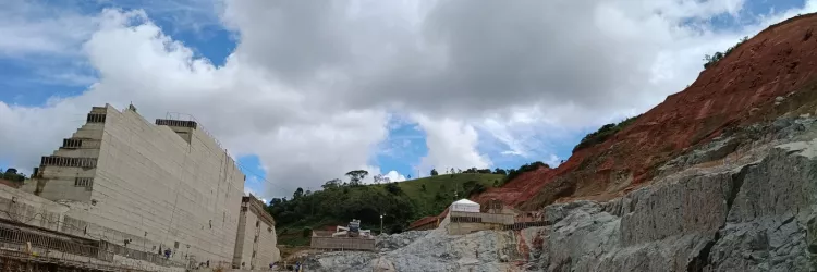 Obra barragem