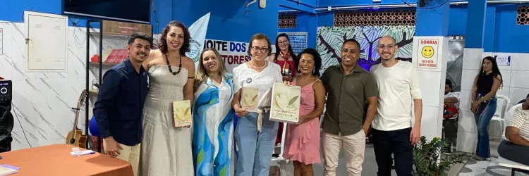 Estudantes de colégio estadual em Juazeiro lançam livro de poemas com histórias e memórias pessoais
