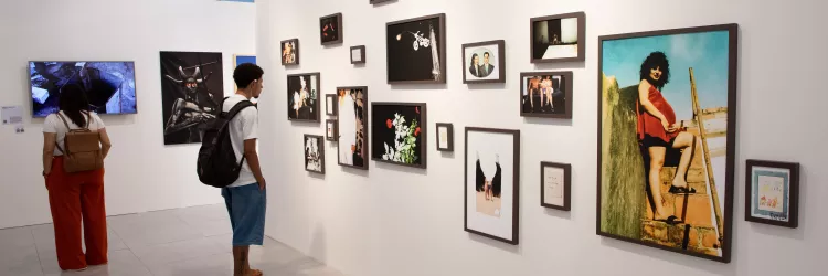 Catálogo bilíngue, mesa redonda e leitura de portifólio encerram mostra do Prêmio Pierre Verger