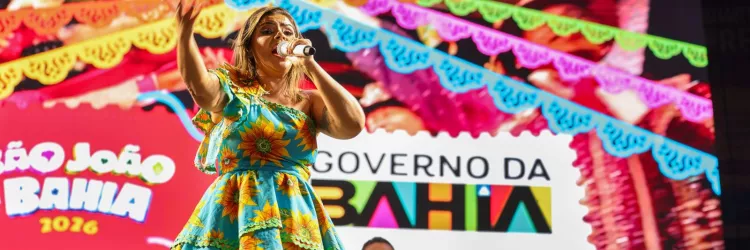 São João no Pelourinho reúne multidão com shows de Canários do Reino, Mastruz com Leite, Falamansa e outras atrações nesta segunda-feira