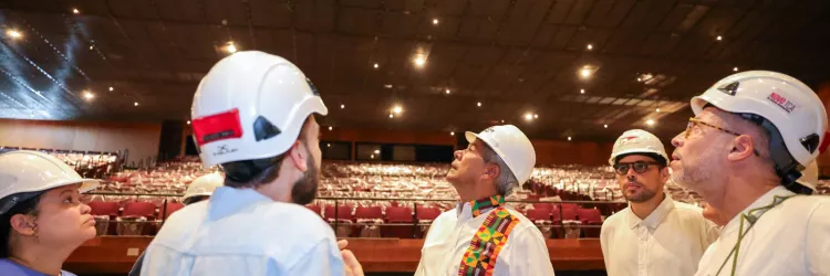 Jerônimo Rodrigues visita obra do Teatro Castro Alves, que reabre ao público em 1º de julho