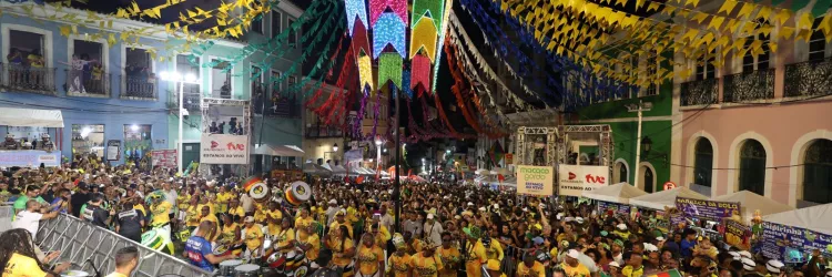 Em clima de Copa e São João, Pelourinho encerra festa com Alceu Valença e cerca de 50 atrações