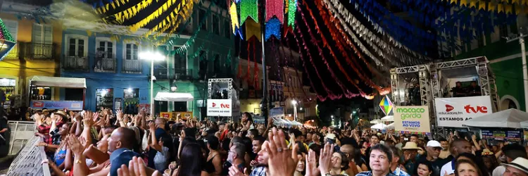 São João da Bahia reúne grandes nomes do forró e fortalece cultura popular no Centro Histórico de Salvador