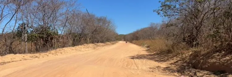 Acesso ao povoado de Currais, em Campo Alegre de Lourdes 