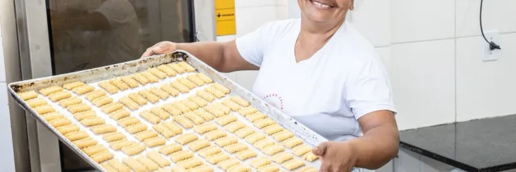 Investimentos do Governo da Bahia impulsionam produção de biscoitos e geram renda no Oeste do estado