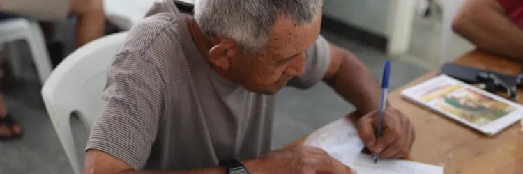 Agricultores familiares de Uibaí recebem títulos de regularização fundiária