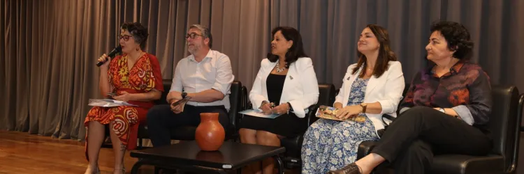 Coletânea reúne obras inéditas de estudantes negros, indígenas e quilombolas da Uneb
