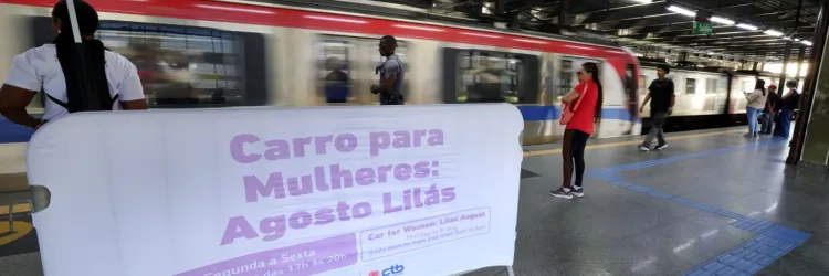 Vagão Agosto Lilás