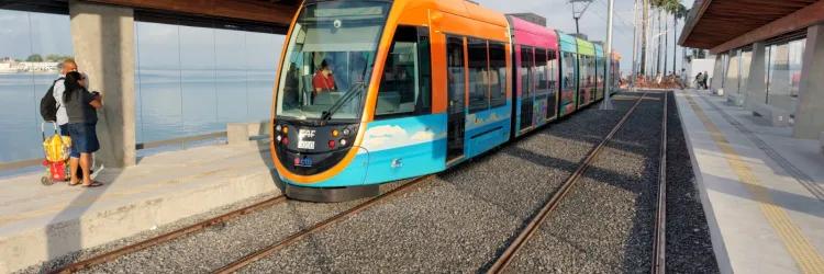 VLT inicia operação com passageiros na Parada Marisqueiras