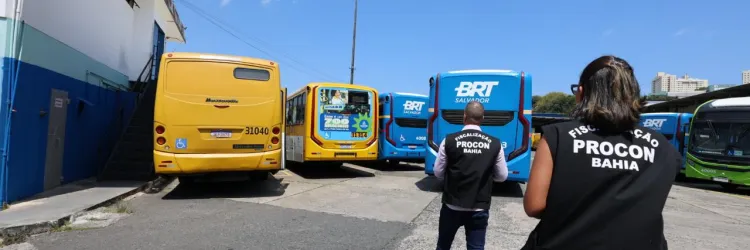 Procon-BA fiscaliza empresas de ônibus em Salvador e identifica 544 veículos parados em cinco garagens