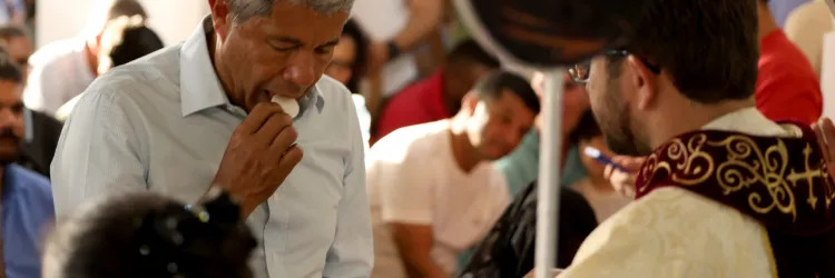 Governador Jerônimo Rodrigues participa de celebração em homenagem a Santa Teresa, em Ribeira do Pombal