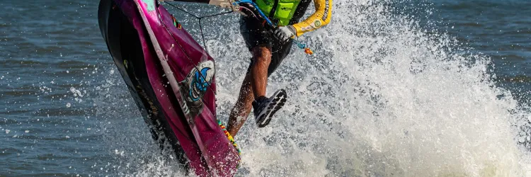 Bicampeão internacional de Jet Waves