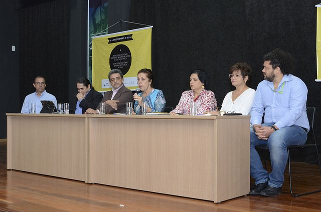 Durante a quinta e a sexta-feira (dias 8 e 9/09 de 2016) a Reitoria do Instituto Federal da Bahia (IFBA), no bairro do Canela, recebe a programação do III Encontro do Fórum Permanente de Ensino de Música na Educação Básica e do III Encontro do Fórum de Educação Musical da Bahia. São dois eventos organizados pela Associação Brasileira de Educação Musical (ABEM) que trouxeram, dentre suas temas, a discussão a respeito de políticas para a Educação Musical na Educação Básica.