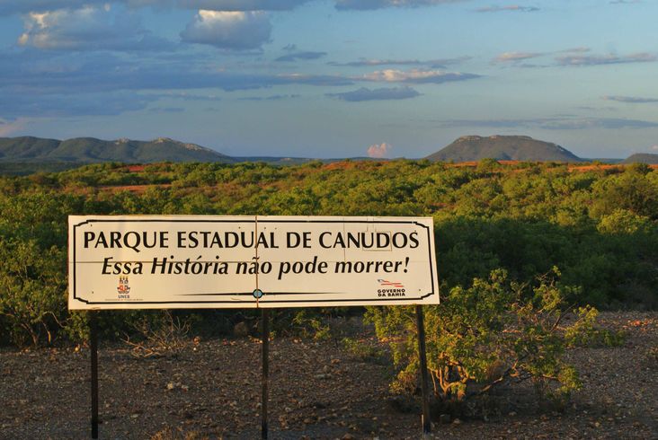 O Conselho Estadual de Educação da Bahia (CEE/BA) estará presente à instalação do Campus Avançado da Universidade do Estado da Bahia (UNEB), na cidade de Canudos. A cerimônia terá lugar no Memorial Antônio Conselheiro (MAC), no dia 12 de setembro (2016), uma segunda-feira, a partir das 19h, e lá estarão a presidente e o vice-presidente do CEE/BA, Anatércia Contreiras e Welington Araújo, além de Conselheiros do órgão.