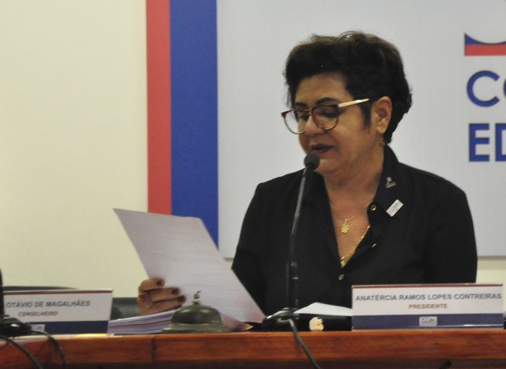 A presidente do Conselho Estadual de Educação da Bahia, Profa. Dra. Anatércia Ramos Lopes Contreiras, participou da apresentação do Programa de Visitas às Escolas, instituído pelo Tribunal de Contas do Município do Rio de Janeiro (TCM/RJ). A apresentação foi realizada hoje (28/11/2017) no Plenário do Tribunal de Contas dos Municípios do Estado da Bahia (CAB, Salvador).