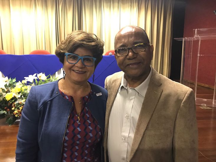 A presidente do Conselho Estadual de Educação da Bahia, Profª Drª Anatércia Contreiras, esteve presente à posse de Desiderio Bispo de Melo, novo diretor-geral do Instituto Anísio Teixeira (IAT), órgão vinculado à Secretaria da Educação do Estado. A cerimônia teve lugar na sede do IAT, na manhã desta sexta-feira (12/05/2017).