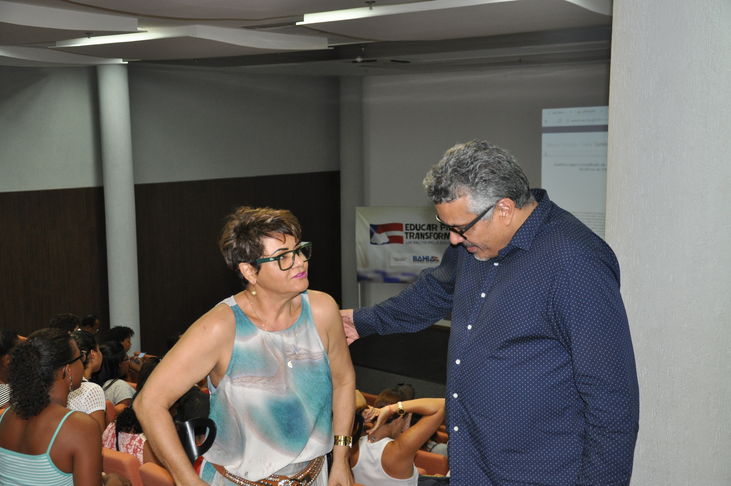  A presidente do Conselho Estadual de Educação da Bahia, Anatércia Lopes Contreiras, esteve presente ao Sorteio Eletrônico de acesso aos cursos subsequentes de Educação Profissional para alunos da Rede Pública de Ensino, concluintes do Ensino Médio.  O mesmo foi realizado nesta segunda-feira (23) às 15h no Auditório da Secretaria de Educação do Estado da Bahia, sendo um Ato Público da SUPPROF, coordenado pelo Superintendente  sr. Durval Libánio.  Também estiveram presentes à atividade, representantes do Tribunal de Contas do Estado (TCE), Procuradoria Geral do Estado (PGE) e Ministério Público Federal (MPF).