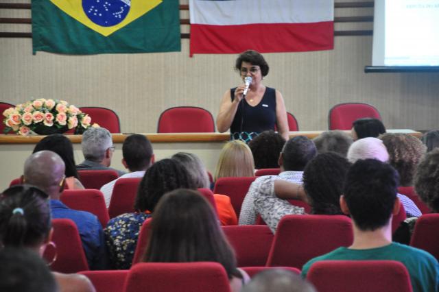 O Auditório do Centro Estadual de Educação Profissional da Bahia (Água de Meninos, Calçada) ficou lotado, segunda-feira (29/01/2018), para a Audiência Pública que apresentou e colocou em discussão o Anteprojeto de Resolução que dispõe sobre a Oferta da Educação Básica para Adolescentes e Jovens em Cumprimento de Medidas Socioeducativas, pelo Sistema Estadual de Ensino.