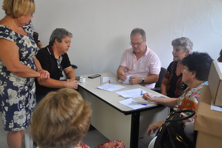 O Conselho Estadual de Educação da Bahia (CEE/BA) realizou na manhã de hoje (13/03/2018) suas eleições para presidência e vice-presidência, biênio 2018-2020. No total, 23 Conselheiros votaram e na contagem, por unanimidade, foi eleita a chapa formada por Anatércia Ramos Lopes Contreiras (presidente) e Mere Suely Rodrigues da Silva Oliveira (vice-presidente).