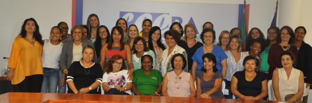 O Conselho Estadual de Educação da Bahia (CEE/BA) reservou parte da manhã de hoje (8 de março/2018) para celebrar o Dia Internacional da Mulher. Todos os funcionários da casa se reuniram para uma manhã de discussões a respeito de assuntos pertinentes à ocasião, na busca por realizar um encontro que fosse além das simples homenagens, mas que também se mostrasse como espaço de conscientização sobre a condição da mulher, suas lutas e conquistas.