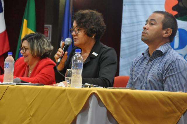 O Conselho Estadual de Educação da Bahia (CEE/BA) participou do evento Diálogo com Gestores, organizado pela Secretaria de Educação da Bahia (SEC), nesta quarta-feira (28/03/2018), no Instituto Anísio Teixeira (IAT). As atividades do CEE/BA ocuparam todo o período da manhã e na ocasião foi apresentado um histórico do Conselho, além de uma apresentação de sua estrutura e atividades. Também foi discutida a Resolução Nº 26, que fixa normas para o funcionamento das instituições de ensino da Educação Básica, integrantes do Sistema Estadual de Ensino da Bahia.