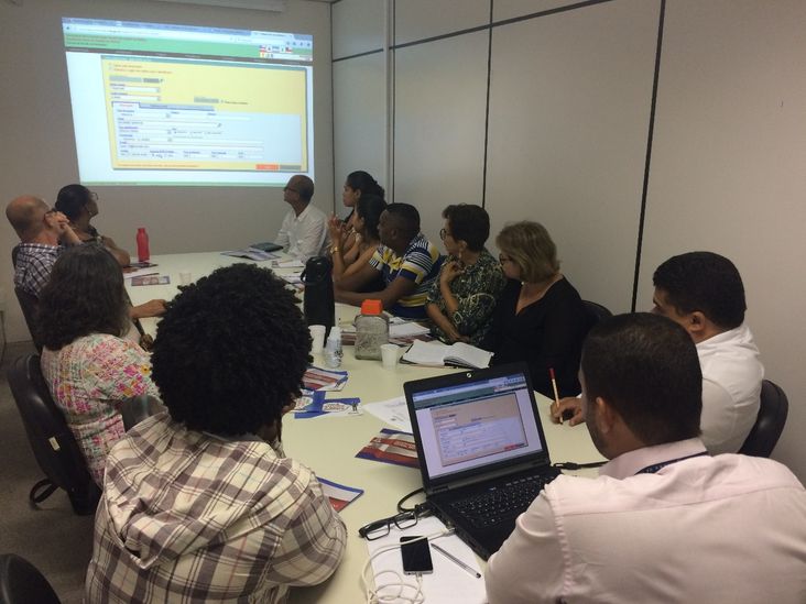 Funcionários do Conselho Estadual de Educação da Bahia (CEE/BA) participaram do primeiro encontro para treinamento da equipe com vistas à integração de seu atendimento ao público e ouvidoria à Ouvidoria Geral do Estado da Bahia (OGE/BA). O treinamento ocupou toda a tarde da terça-feira (21/03/2018) e foi realizado na Governadoria do Estado da Bahia, no CAB, Salvador.