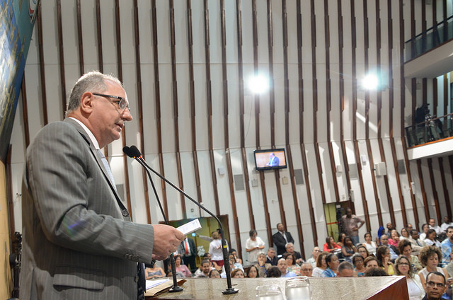 O Reitor da UNEB, professor José Bites de Carvalho, recebeu, na manhã de hoje (16/12/2016), o Título de Cidadão Baiano. A honraria foi oferecida pela Assembleia Legislativa do Estado da Bahia (AL-BA).