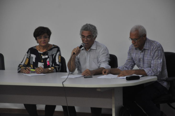 Foi realizada dia 11 de outubro (2016) a Audiência Pública para discussão da proposta do Anteprojeto de Resolução que regulamenta a Educação Ambiental no Sistema Estadual de Ensino da Bahia. Promovida pela Comissão de Jovens e Adultos do Conselho Estadual de Educação da Bahia (CEE/BA), a audiência teve lugar no auditório da Secretaria da Educação do Estado da Bahia.